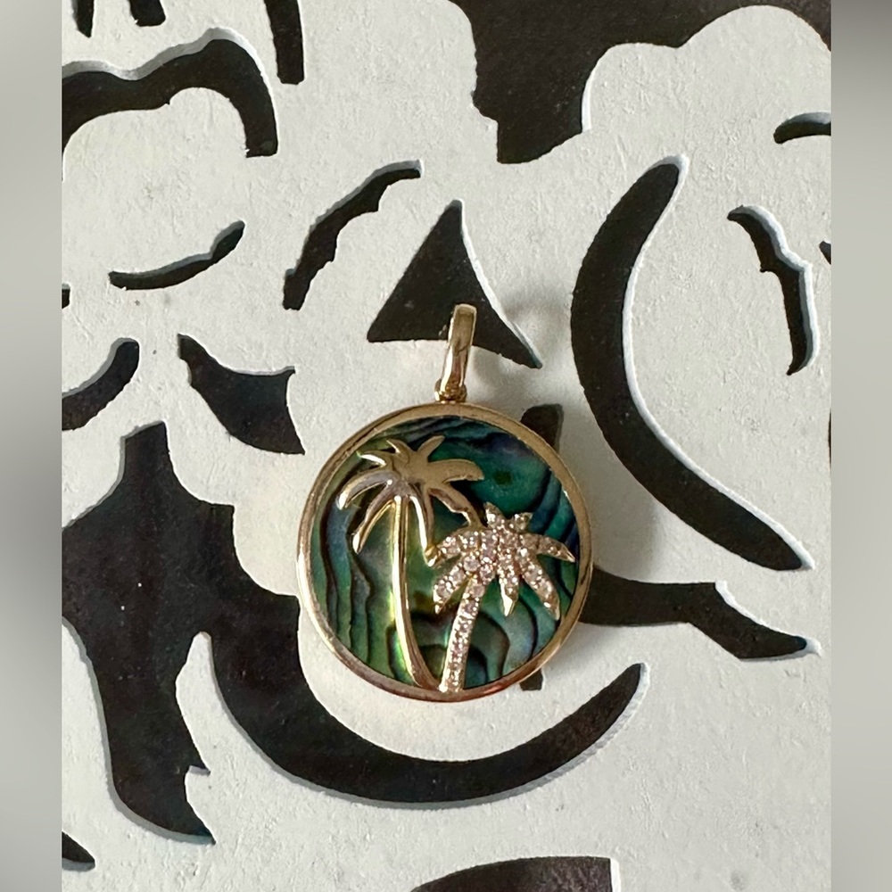 gorgeous Effy 14k gold diamond pendant palms abalone V green blue
